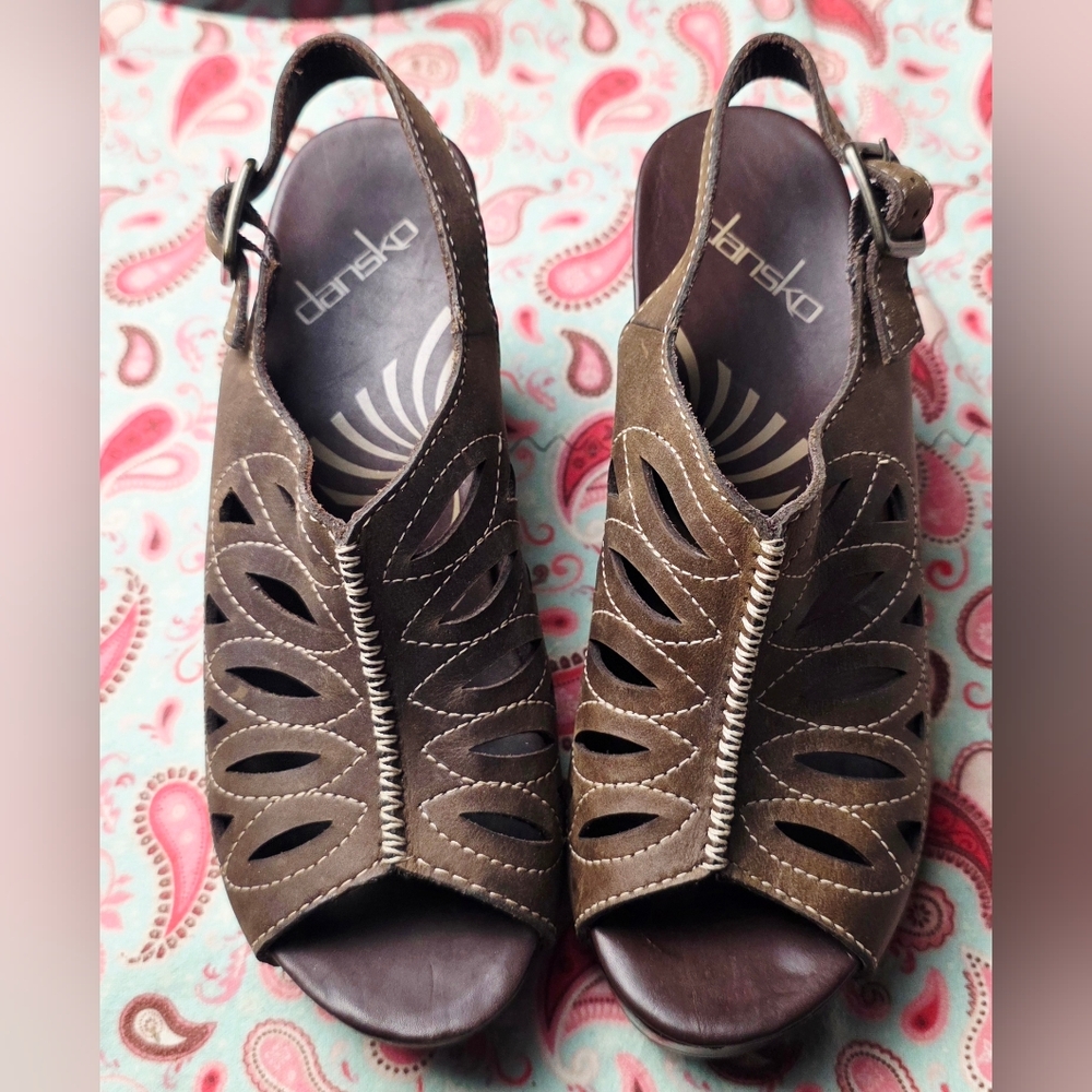 Dansko Rowena Cutout Slingback Heels ~ New ~ Size 36